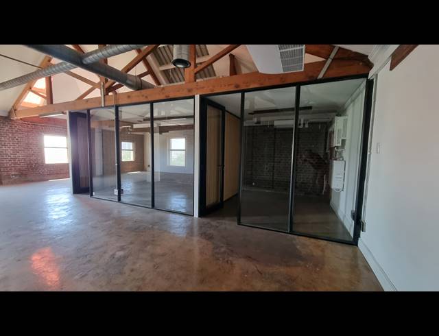 303M² OFFICE FOR SALE IN WOODSTOCK